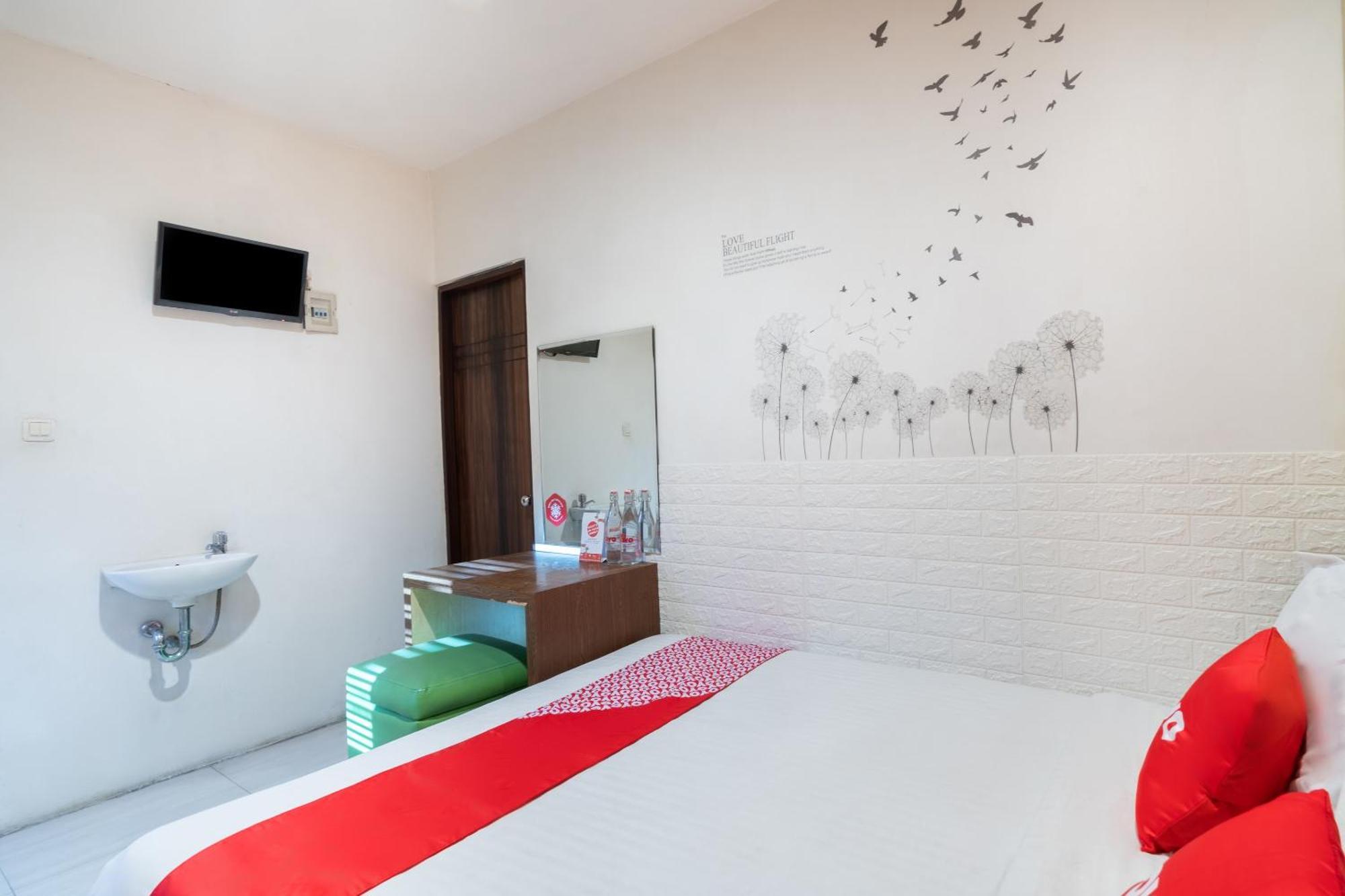 Готель Super Oyo Flagship 91863 Metro House Сурабая Екстер'єр фото