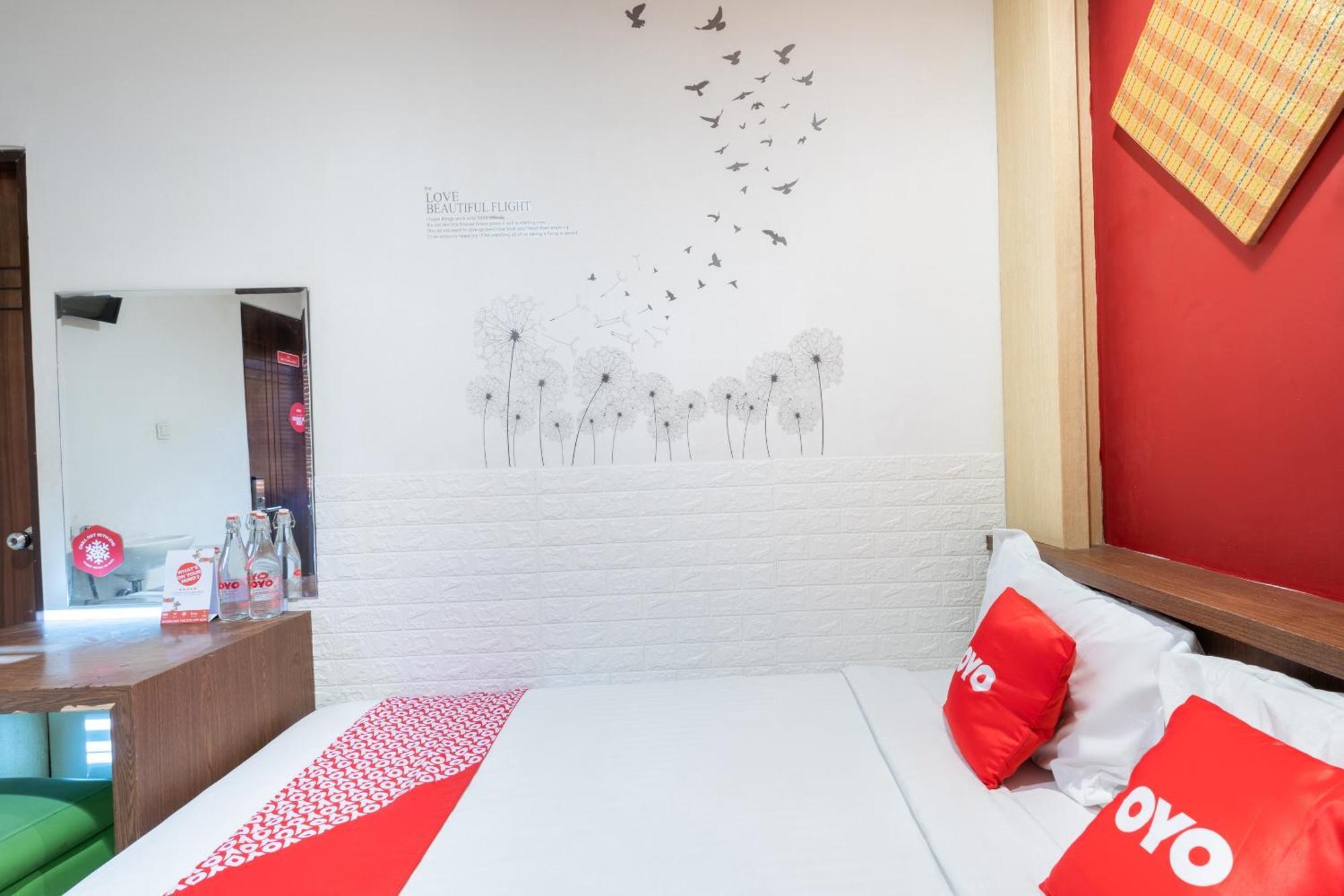 Готель Super Oyo Flagship 91863 Metro House Сурабая Екстер'єр фото