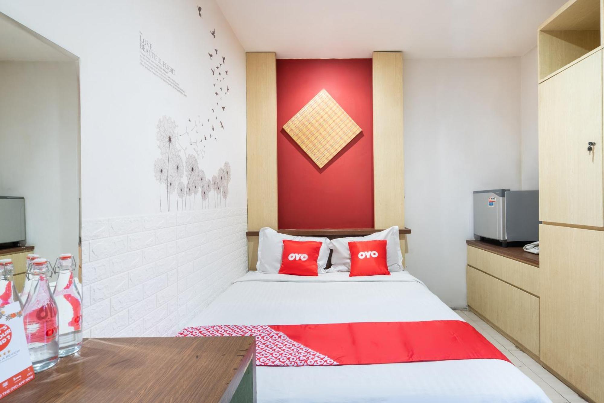 Готель Super Oyo Flagship 91863 Metro House Сурабая Екстер'єр фото